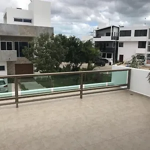 https://cancn-airport-zone.quintano-roohotels.com